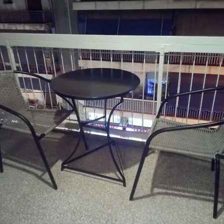 New Next To Metro For 2 People *