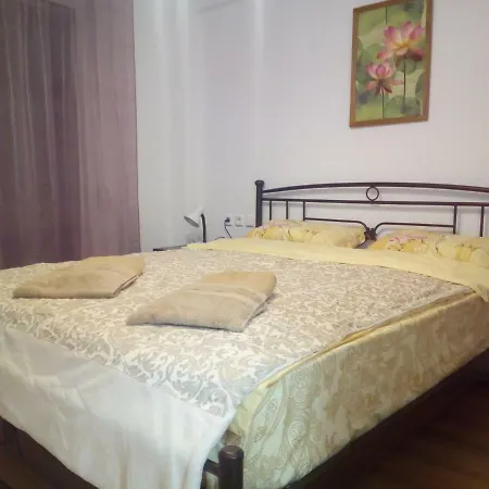 Apartment New Next To Metro For 2 People *